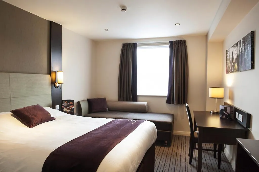 Premier Inn Aberdeen Airport - Dyce 3*,